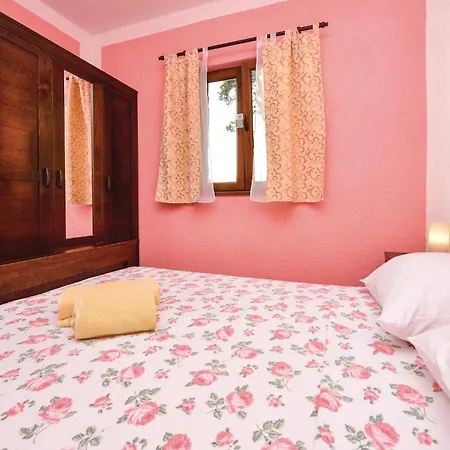 דירה Two-bedroom In