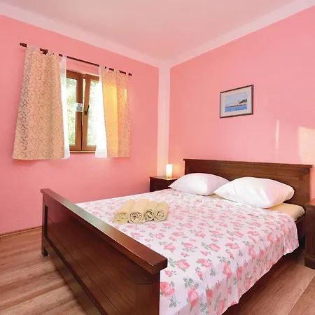 Two-bedroom In דירה *