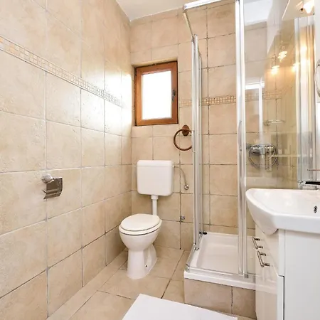 דירה Two-bedroom In ויר