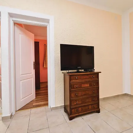 Apartment Two-bedroom In Vir